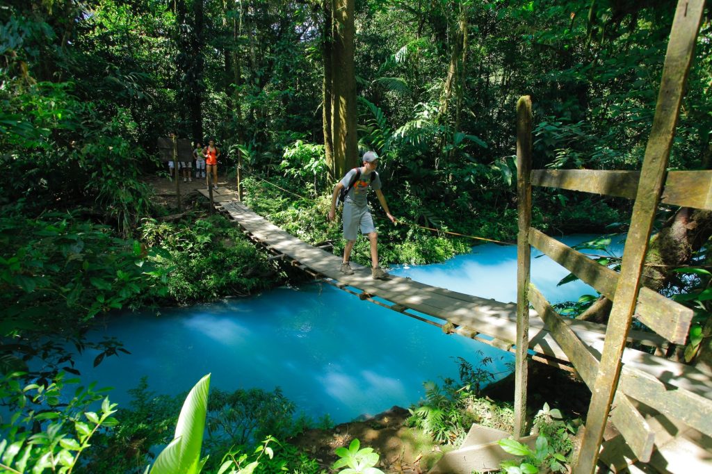 Rio Celeste dans la parc national Tenorio au Costa Rica