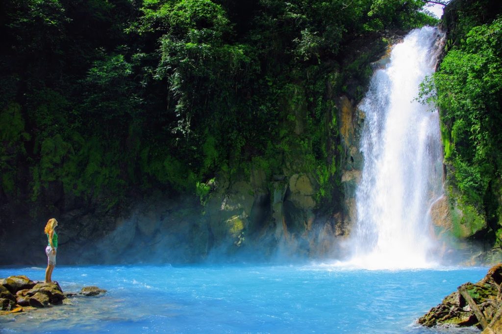 Rio Celeste dans la parc national Tenorio au Costa Rica
